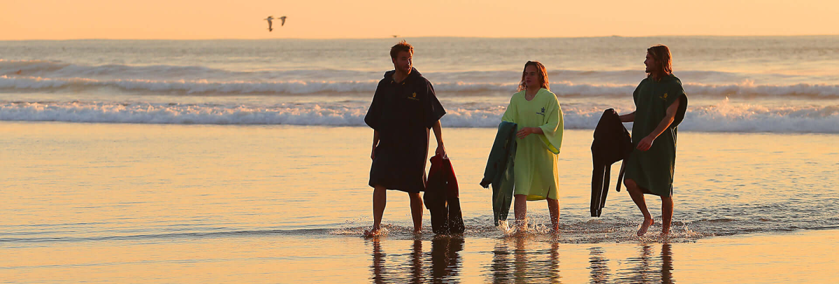 Pacifique Sud: Ponchos de Surf e Acessórios Personalizados